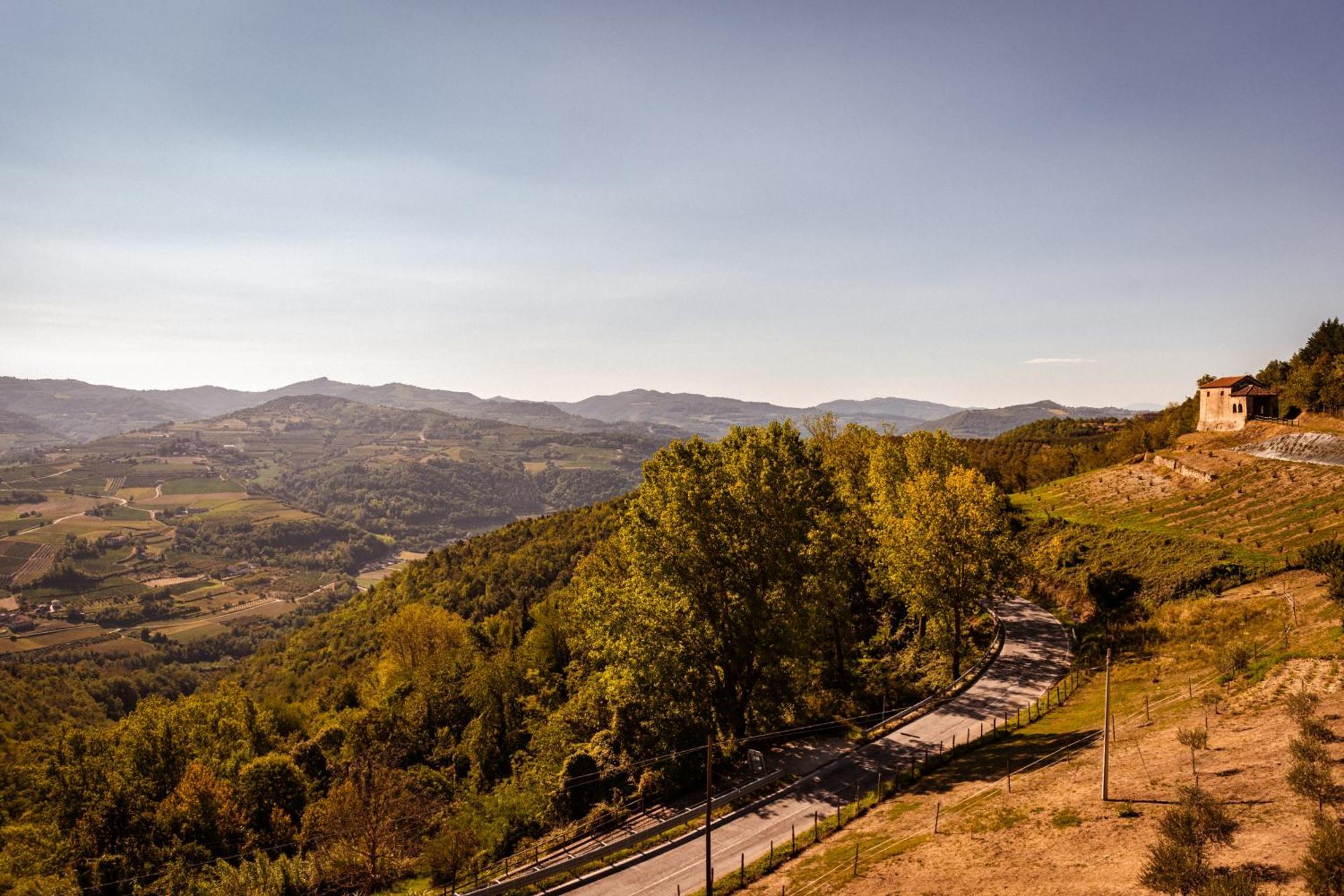 Апартаменты Borgo San Rocco Piemonte Castino Экстерьер фото
