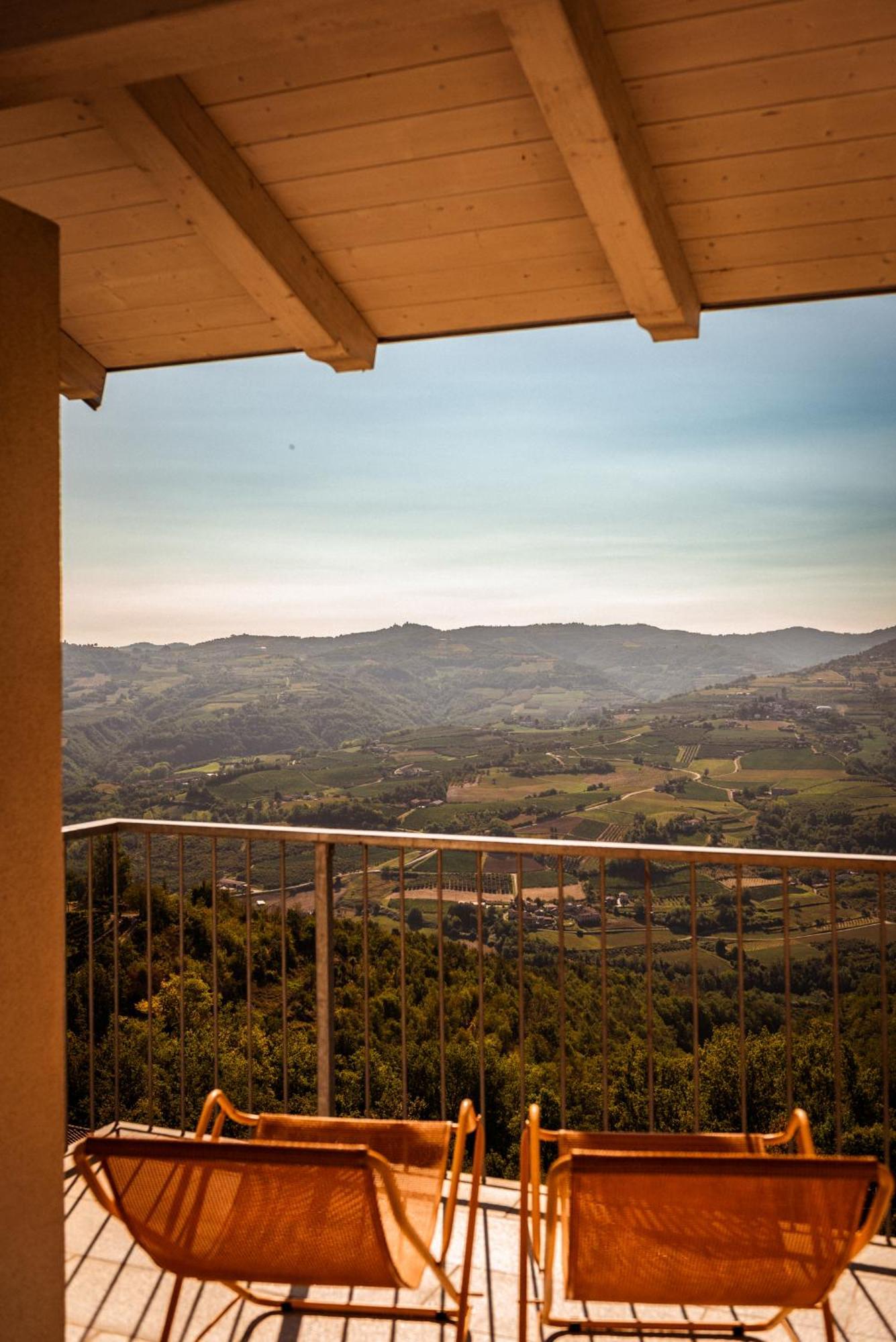 Апартаменты Borgo San Rocco Piemonte Castino Экстерьер фото