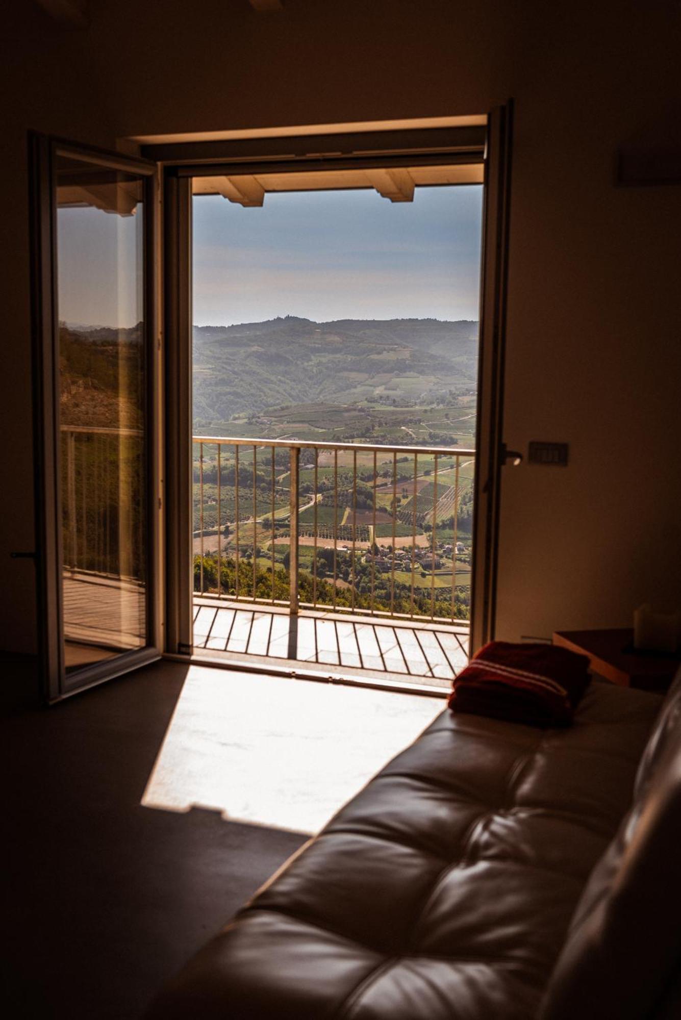 Апартаменты Borgo San Rocco Piemonte Castino Экстерьер фото